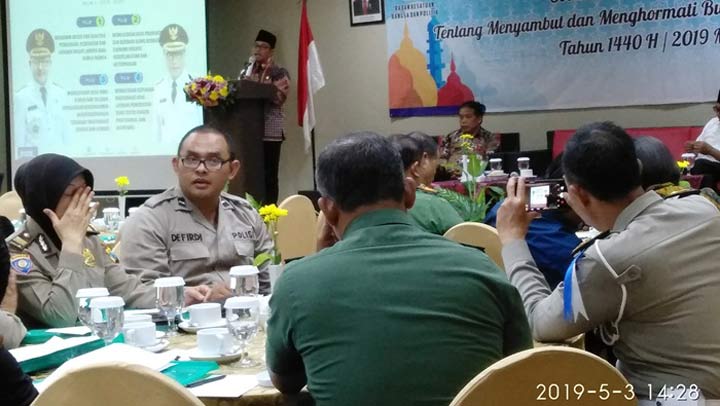 Wali Kota Malang Sutiaji saat memberikan sambutan dan pengarahan soal Perwal nomor 4 tahun 2019, di hotel Savana Malang, Jumat (3/5). foto: IWAN IRAWAN/ BANGSAONLINE