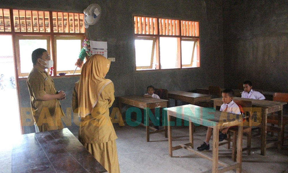Suasana kegiatan belajar mengajar di SDN 2 Ngrimbi, Kecamatan Bareng, Kabupaten Jombang. Foto: AAN AMRULLOH/ BANGSAONLINE