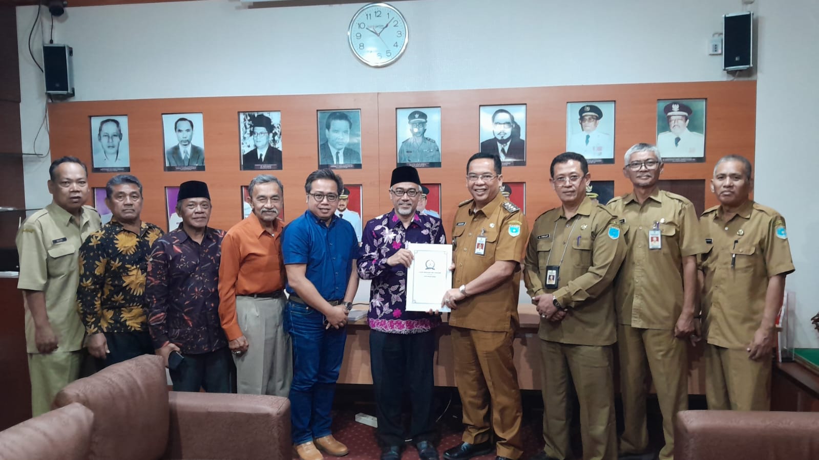 Ketua dan Pengurus FKUB saat menemui Wali Kota Aminuddin
