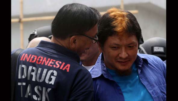 Freddy Budiman dengan rambut merah sebelum akhirnya masuk Islam. foto: tempo.co