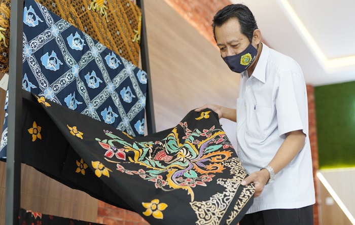 Batik andalan Kabupaten Kediri siap bersaing dengan produk daerah lain. foto: ist.