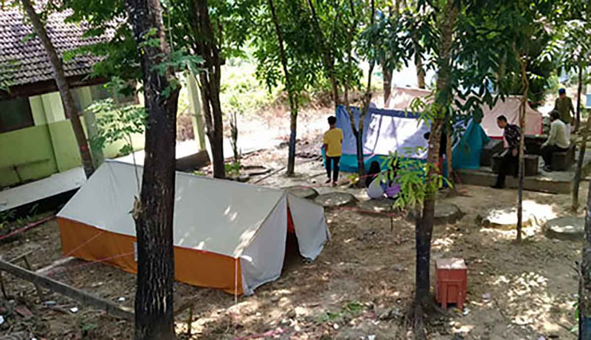 Kemah pramuka di SMPN 2 Kedungdung, Sampang. Foto: Ist