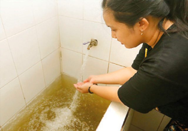 Air PDAM Surabaya Kotor Berwarna Coklat, Warga Protes di Medsos