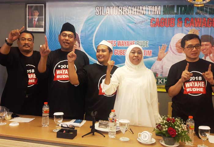 Khofifah saat menghadiri acara yang digelar pelaku koperasi dan UMKM. foto: SYUHUD/ BANGSAONLINE