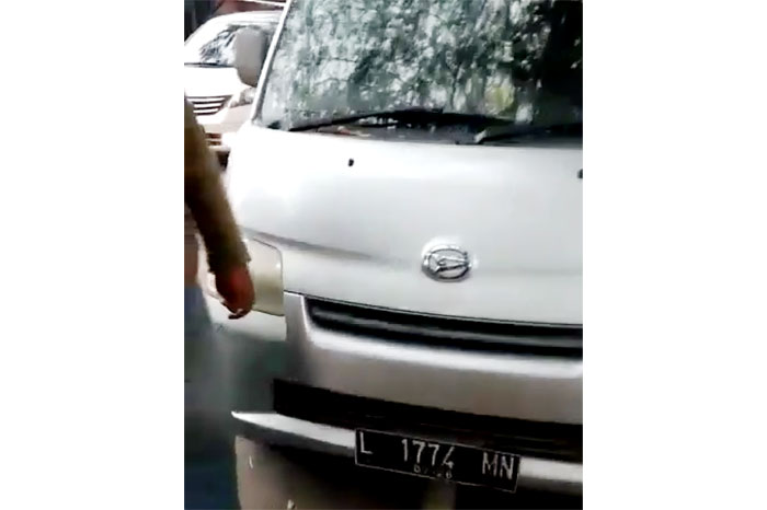 Pengemudi Mobil Grandmax Silver L 1774 MN yang sedang parkir, Sabtu (22/1), ditemukan sudah tak bernyawa.