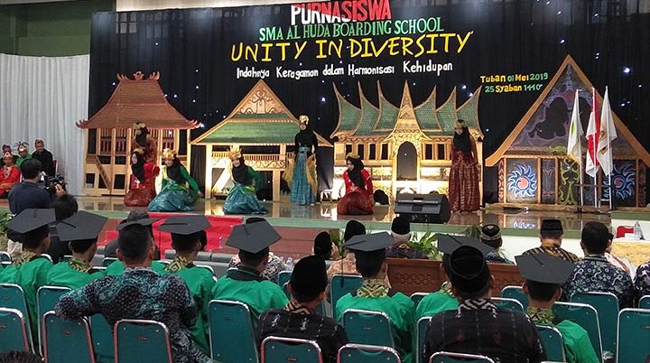 Suasana Purna Siswa SMA Al Huda Boarding School.