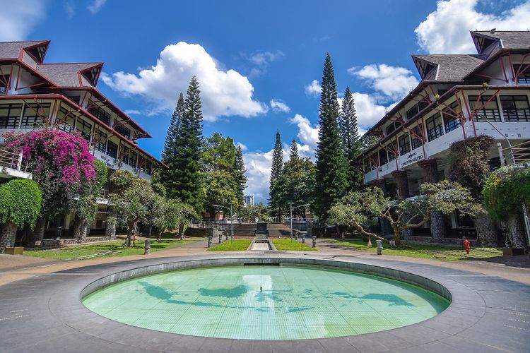 ITB Sediakan Sistem Pinjaman Online untuk Mahasiswa, Simak Penjelasan OJK. Foto: Ist