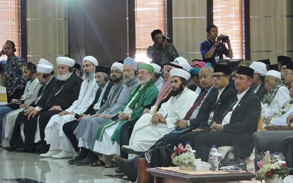 Perwakilan luar negeri hadir di konferensi ICIS ke-4 tahun 2015 di UIN Maliki Malang. foto: iwan irawan/BANGSAONLINE