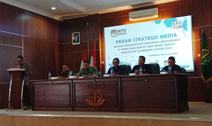 Pertemuan/sosialisasi yang dilaksanakan KPU Situbondo bersama awak media.