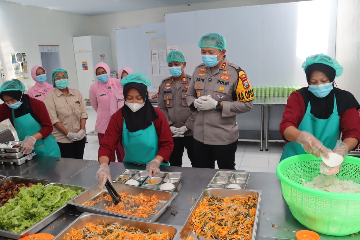 Kapolres Magetan lakukan pemantauan langsung di SPPG Polres Magetan 2 Poncol
