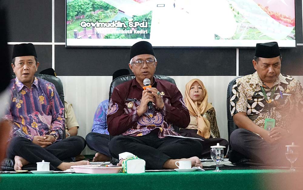 Wakil Wali Kota Kediri Qowimuddin Thoha saat memberi sambutan. Foto: Ist.