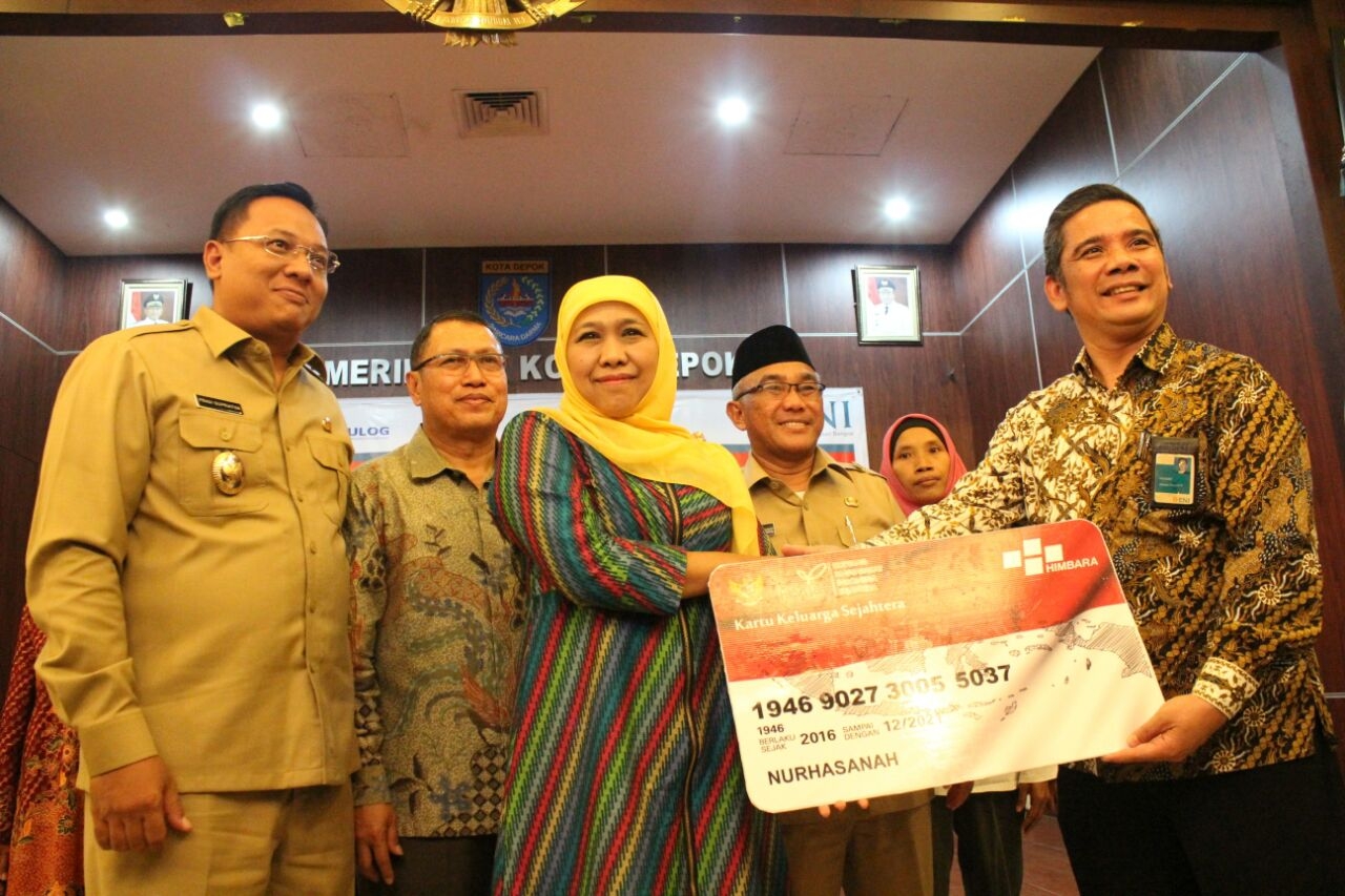 Menteri Sosial RI Khofifah Indar Parawasan saat peluncuran e-Warung KUBE PKH di Depok Jawa Barat. foto istimewa