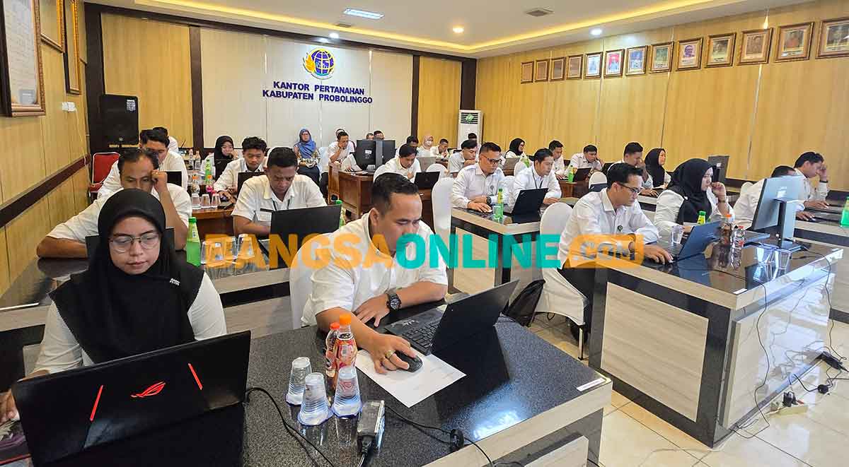 P3K Kantah Kabupaten Probolinggo saat mengikuti uji asesmen. Foto: ANDI SIRAJUDIN/BANGSAONLINE