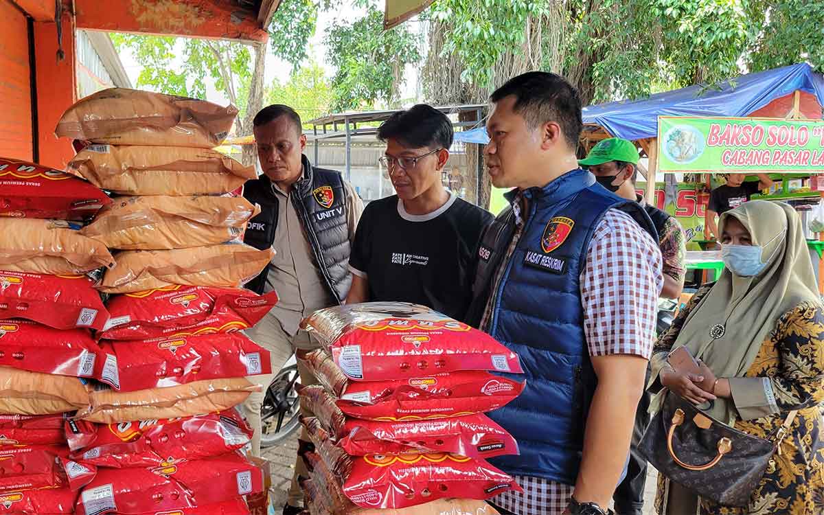 Satgas Pangan Polresta Sidoarjo Tinjau Harga Beras di Pasar Larangan