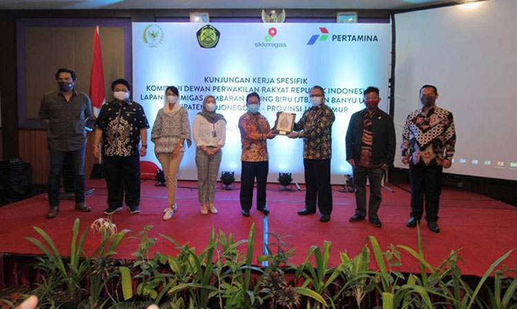 Ketua Komisi VII DPR RI, Sugeng Suparwoto saat melakukan kunjungan kerja spesifik ke Proyek JTB di Bojonegoro. (foto: ist)