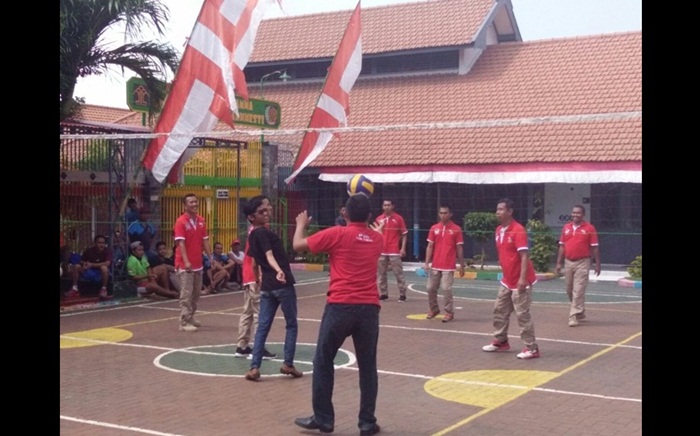 Para WBP tersebut larut dalam euforia pekan olahraga yang dilaksanakan di lapas setempat bersama dengan Persatuan Wartawan Indonesia (PWI) Tuban, Jumat (6/4).