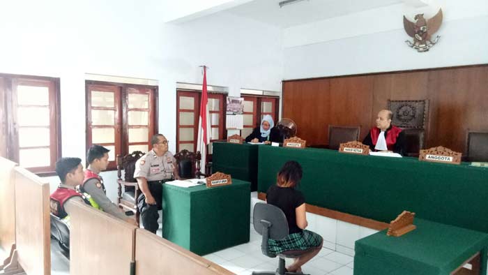 Pelaku yang terjaring langsung disidangkan.