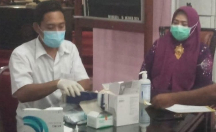 Antisipasi Corona Saat Kunker dan Bimtek, DPRD Kabupaten Mojokerto Gelar Rapid Test