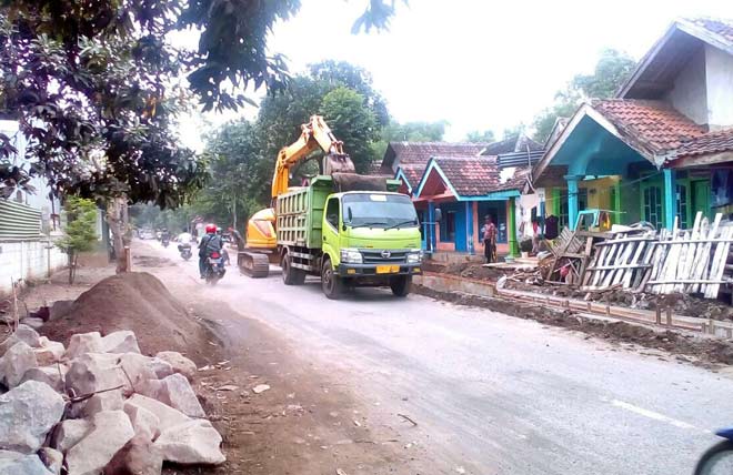 Proyek Jalan Wonorejo - Areng-areng