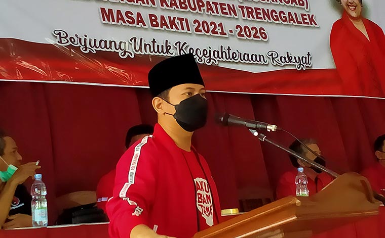 Moch. Nur Arifin, Ketua DPC PDIP Trenggalek. foto: HERMAN/ BANGSAONLINE