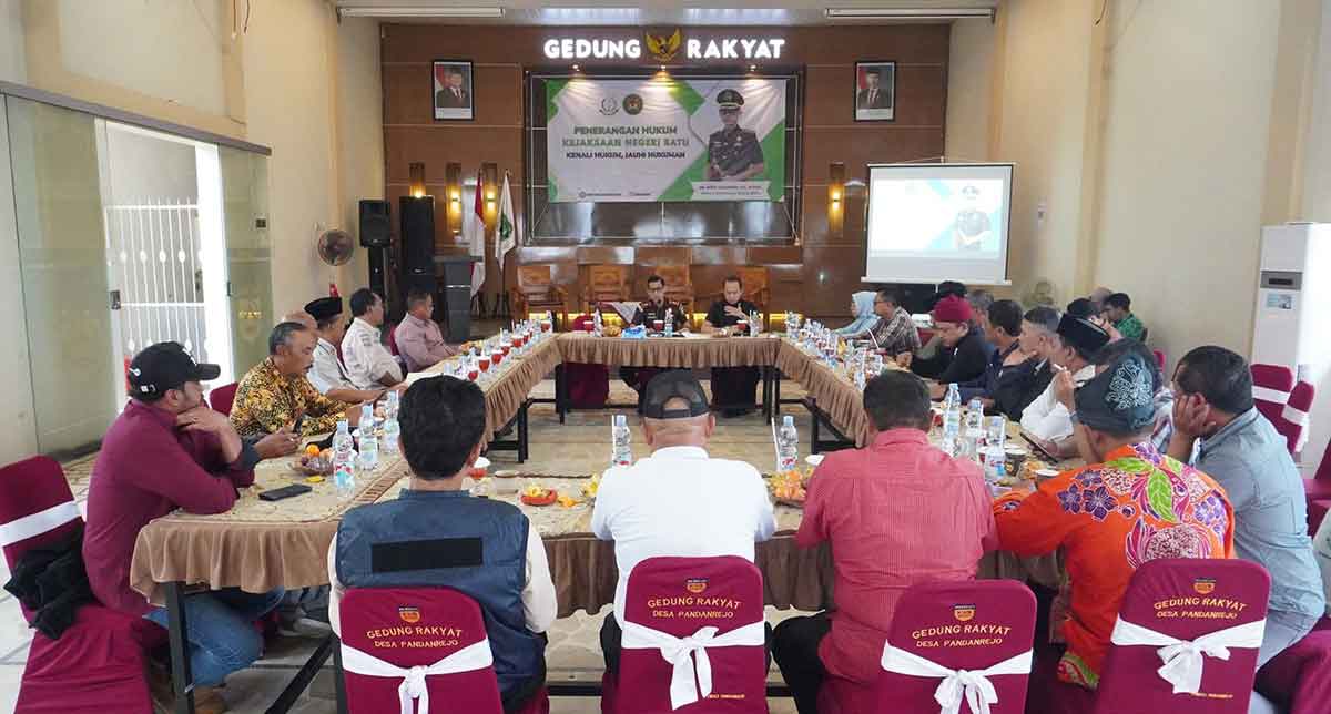 Penerangan Hukum bagi seluruh Kepala Desa dan Lurah di Kota Batu.