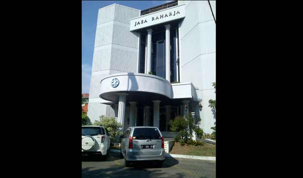 Gedung Jasa Raharja Jatim di Jl Diponegoro Surabaya. foto: rusmiyanto/BANGSAONLINE