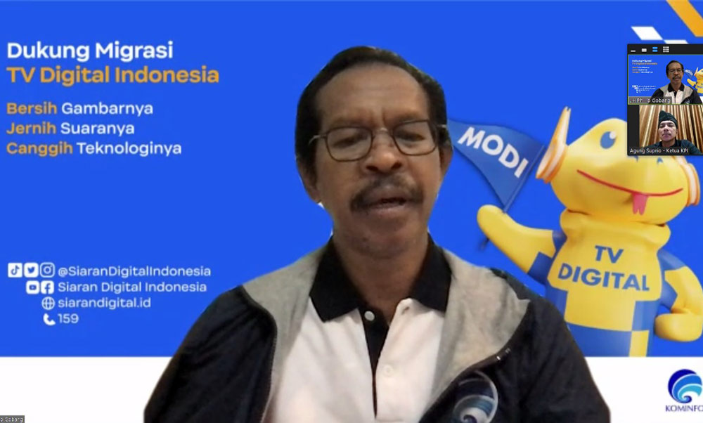 Philip Gobang, Staf Khusus Menkominfo Bidang Komunikasi Politik.