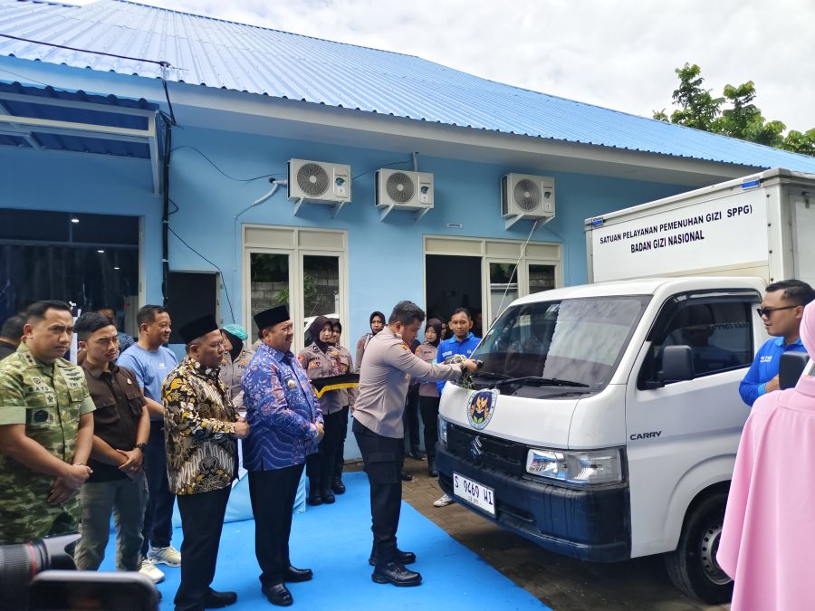Bupati Jombang, Warsubi saat hadiri peresmian SPPG Polres Jombang