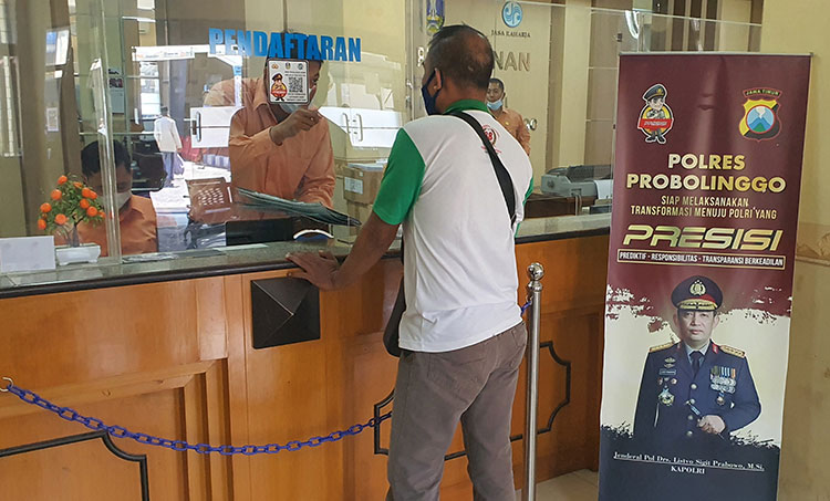 Kantor Sistem Administrasi Manunggal Satu Atap atau Samsat Kraksaan Kabupaten Probolinggo. (foto: ist)