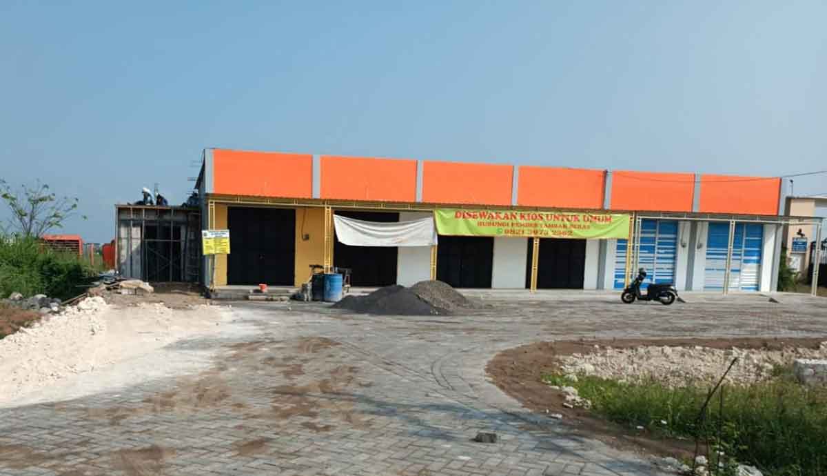 Kios Pasar Desa Tambak Beras, Kecamatan Cerme, Gresik. Foto: Ist