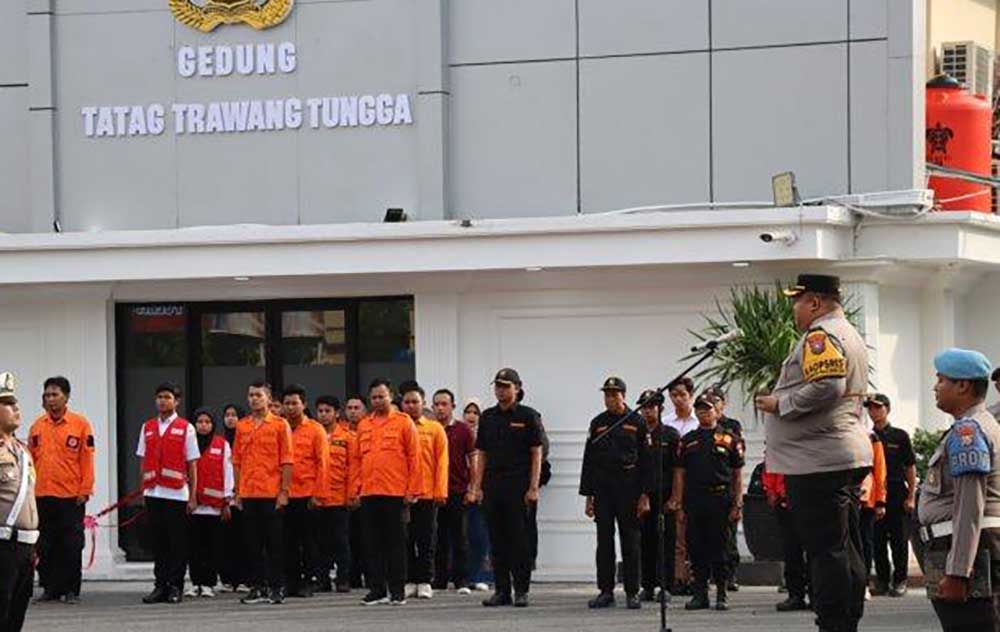 Apel personel gabungan persiapan pengamanan di tujuh titik jalan raya menghadapi hari pertama tahun baru 2025, Rabu (1/12/2024).