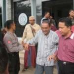 Para tersangka pesangon dewan usai mengikuti persidangan di PN Tipikor Surabaya.
