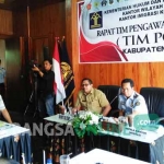 Kepala Kantor Imigrasi Kelas II B Blitar Saat Rapat Koordinasi Bersama Tim Pora. foto: AKINA/ BANGSAONLINE