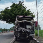 Kondisi bus yang mengalami kecelakaan dan sudah dievakuasi di Ngawi.