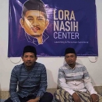RKH. Nasih Aschal dan para anggota DPRD Nasdem di Lora Nasih Centre (LNC) Jl. KH. Moh. Kholil Gg.III/10 Demangan Bangkalan, Senin (10/6/2024) malam. Foto: AHMAD FAUZI/ BANGSAONLINE