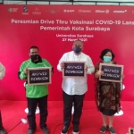 Sekda Kota Surabaya, Hendro Gunawan saat menghadiri pembukaan pelayanan vaksinasi Covid-19 melalui metode drive thru bagi masyarakat lansia.