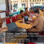 Tim Inspekda Tuban saat melakukan pemeriksaan di Balai Desa Kepohagung, Kecamatan Plumpang, Tuban.