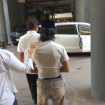 Tersangka saat digelandang petugas.