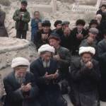 Muslim Uighur yang kesulitan melakukan ibadah lantaran larangan pemerintah China.