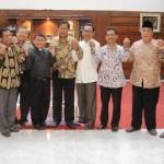 Deklarasi jaga perdamaian yang diserukan Forum Kerukunan Umat Beragama Surabaya.foto:yuli eksanti/BANGSAONLINE