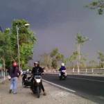 Hujan disertai angin kencang di Bojonegoro masih mengancam. foto: eki nurhadi/BANGSAONLINE