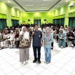 Department Head EHS, SR & Communication PT UTSG, Budi Banyuarsyah bersama pihak BLK Tuban dan peserta pelatihan saat sesi foto bersama