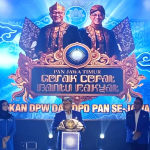 Zulkifli Hasan, Ketua Umum PAN, saat melantik dan mengukuhkan pengurus PAN se-Jawa Timur di Jatim Expo, Surabaya. Foto: DIDI ROSADI.