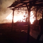 Kebakaran yang melanda salah satu tempat pengolahan kerajinan kayu jati.