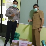 Bhayangkari Polres Pamekasan, Madura, memberikan bantuan vitamin kepada Tim Penanggulangan Covid-19 RSUD dr. H. Slamet Martodirdjo Pamekasan, Senin (06/04/20).