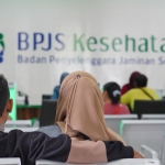 Peserta JKN saat mendapatkan pelayanan di sebuah kantor BPJS Kesehatan. Foto: istimewa