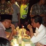 HM. Buchori MSi dan Joko Widodo saat makan bersama, di Probolinggo. foto:andi siradjudin/BANGSAONLINE