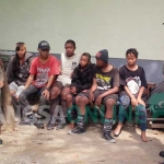 Enam anak punk saat diamankan di Kantor Satpol PP Kabupaten Pasuruan. foto: ANDY F/ BANGSAONLINE
