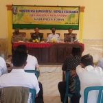 Suasana saat Satlantas Polres Tuban sosialisasi terkait lalu lintas kepada warga desa.