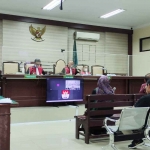 Persidangan kasus  Dugaan Gratifikasi Mantan Bupati Sidoarjo, Saiful Ilah di Pengadilan Tipikor Surabaya, di Jalan Juanda Sidoarjo.